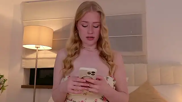 JuliaJaee online show from 24, 4, 2026