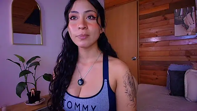 amber curly online show from 20, 6, 2026