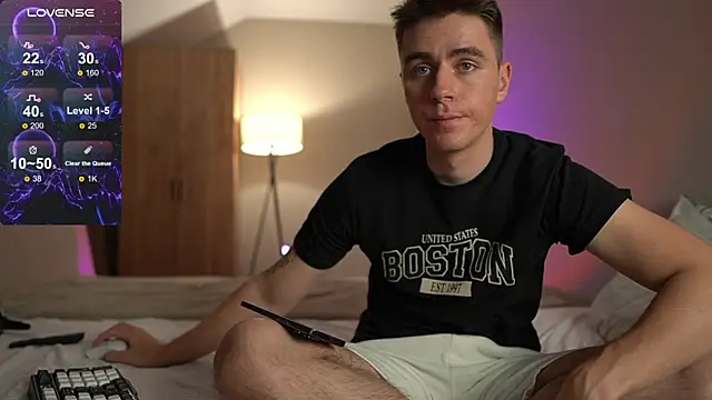 Snapshot of TaisonBrownX chatting on 10, 9, 2025 TaisonBrownX online show from 10, 9, 2025