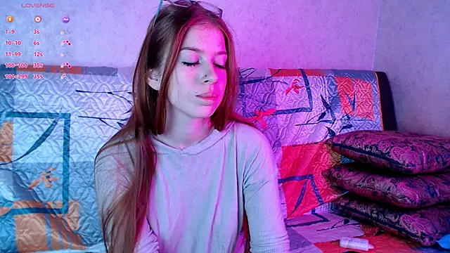 Snapshot of KatalinaAmore chatting on 7, 10, 2025 KatalinaAmore online show from 7, 10, 2025