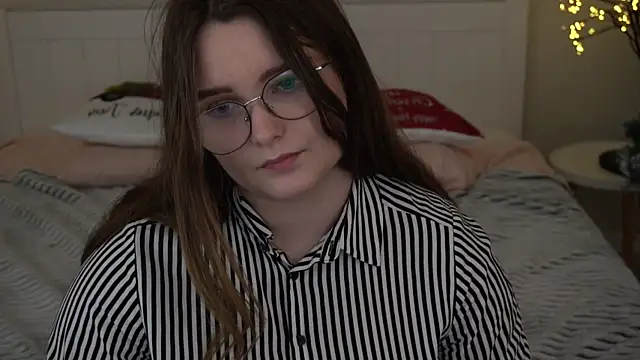 MagicPeachh  online show from 24, 12, 2024