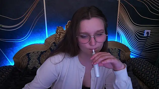 MagicPeachh  online show from 6, 11, 2025