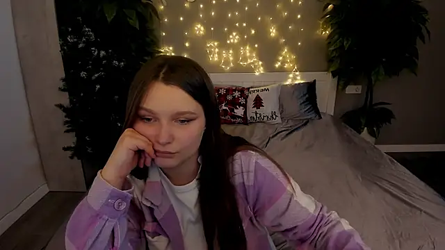 MagicPeachh  online show from 17, 12, 2025