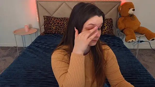 MagicPeachh  online show from 28, 4, 2026