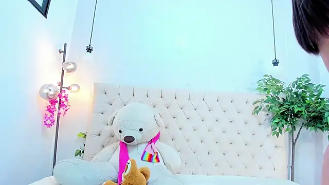 Victoria Coleman online show from 2, 12, 2025