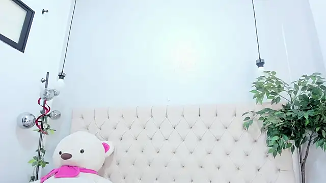 Victoria Coleman online show from 28, 4, 2026