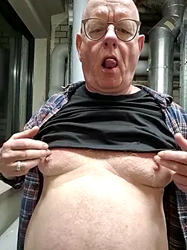 andrejoyfull64 online show from 6, 1, 2026