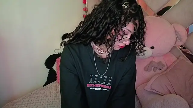 CherieCurl online show from 25, 5, 2026