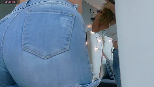 LilithSmith  online show from 17, 12, 2025