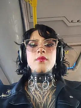 taaylor33 online show from 24, 4, 2026