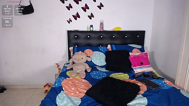 Snapshot of michelleoliver chatting on 6, 11, 2025 michelleoliver online show from 6, 11, 2025