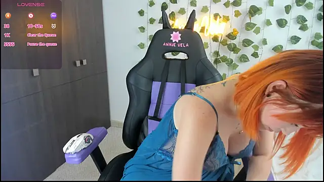 Annie Velas  online show from 26, 9, 2025