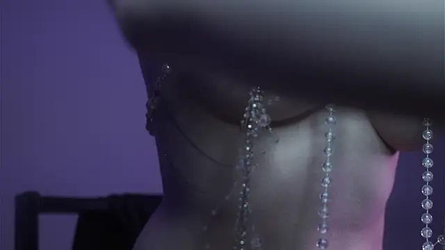 ginger hugs online show from 19, 10, 2025