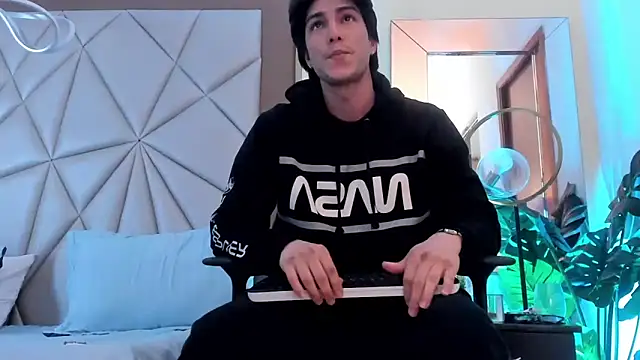 Karimferrer online show from 5, 1, 2025