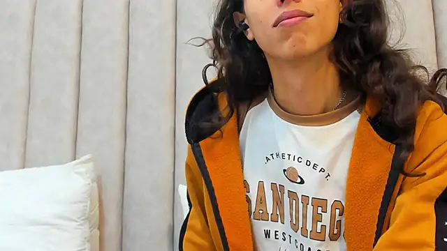 FreyaMoller online show from 14, 2, 2025