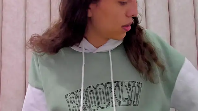 FreyaMoller online show from 7, 11, 2025