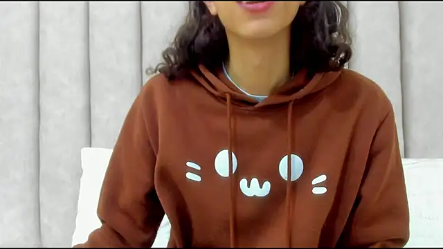 FreyaMoller online show from 3, 12, 2025