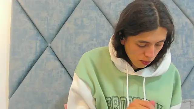 FreyaMoller online show from 14, 7, 2026