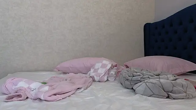 kimmie meow online show from 14, 2, 2025