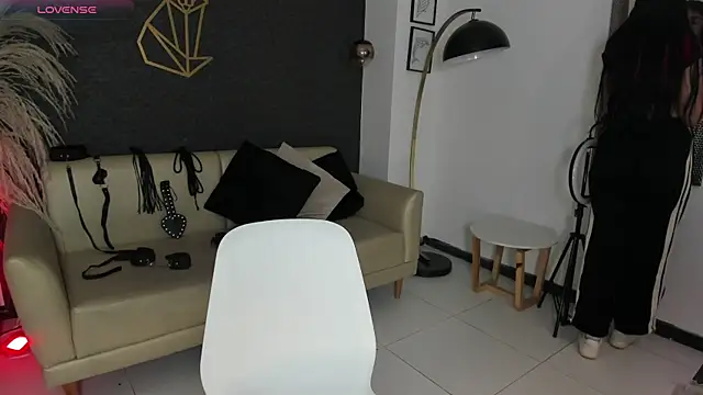 RACHEL EV online show from 8, 7, 2026
