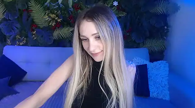 Horny Blond online show from 25, 12, 2024