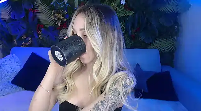 Horny Blond online show from 4, 3, 2025