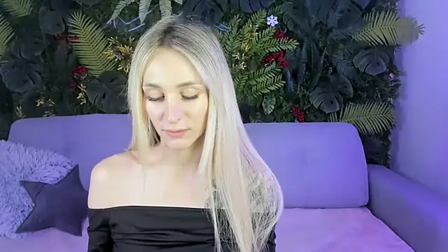 Horny Blond online show from 19, 10, 2025