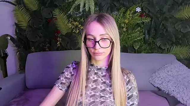 Horny Blond online show from 9, 3, 2026