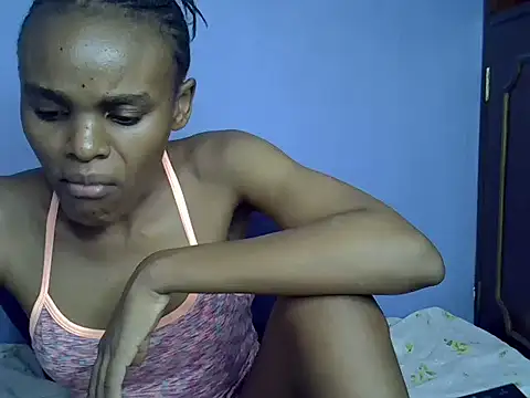 Queen petite  online show from 20, 3, 2025