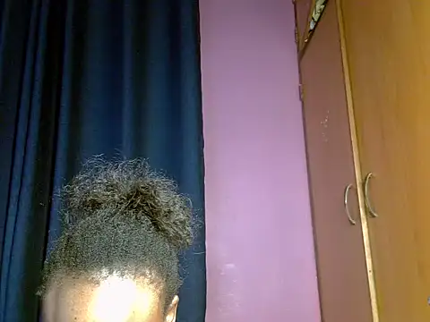 Queen petite  online show from 22, 4, 2026