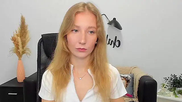 LolaWilsons online show from 28, 1, 2025