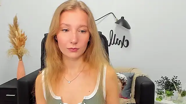 LolaWilsons online show from 18, 2, 2025