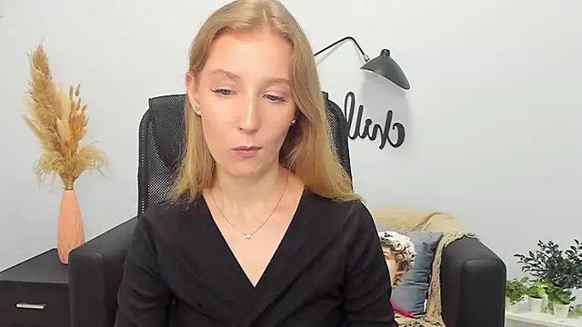 LolaWilsons online show from 6, 3, 2025