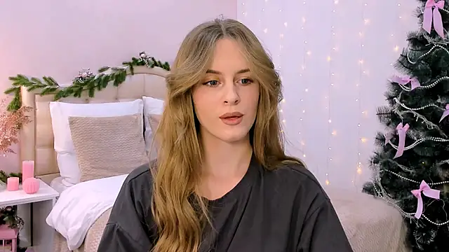 Snapshot of RozzitaBedberry chatting on 17, 1, 2025 RozzitaBedberry online show from 17, 1, 2025