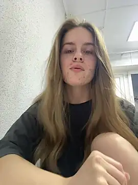 Snapshot of RozzitaBedberry chatting on 25, 1, 2025 RozzitaBedberry online show from 25, 1, 2025