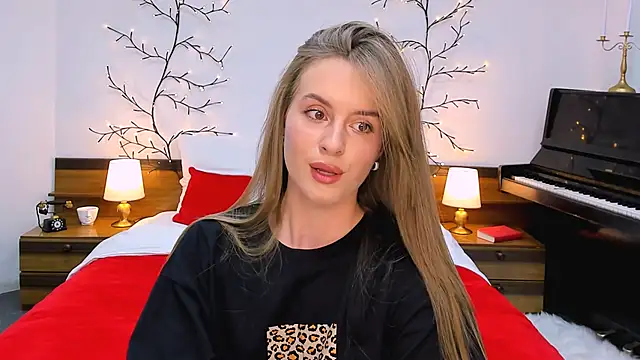 Snapshot of RozzitaBedberry chatting on 31, 1, 2025 RozzitaBedberry online show from 31, 1, 2025