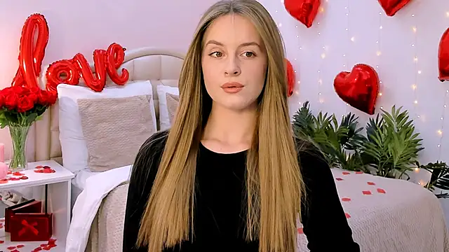 Snapshot of RozzitaBedberry chatting on 12, 2, 2025 RozzitaBedberry online show from 12, 2, 2025