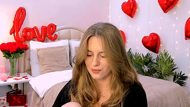 Snapshot of RozzitaBedberry chatting on 16, 2, 2025 RozzitaBedberry online show from 16, 2, 2025