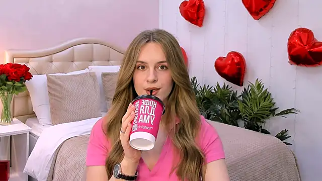 Snapshot of RozzitaBedberry chatting on 17, 3, 2025 RozzitaBedberry online show from 17, 3, 2025