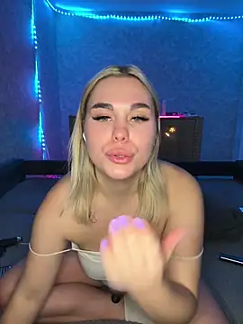 Snapshot of Evaaa_Babiesss chatting on 10, 12, 2024 Evaaa Babiesss online show from 10, 12, 2024