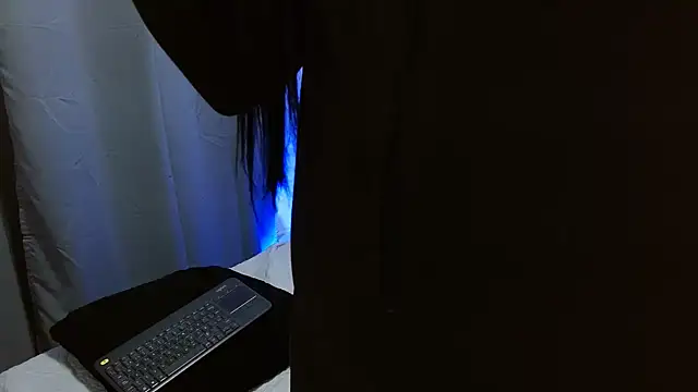 Susana hank2 online show from 6, 12, 2024