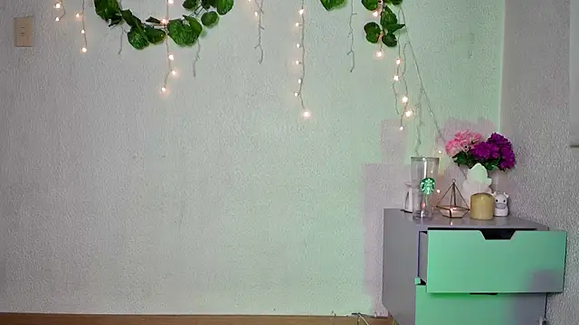 Snapshot of ari_kat chatting on 4, 2, 2025 ari kat online show from 4, 2, 2025