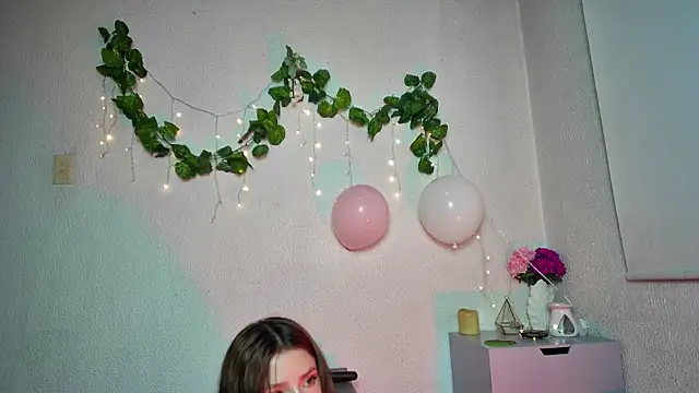 Snapshot of ari_kat chatting on 16, 2, 2025 ari kat online show from 16, 2, 2025