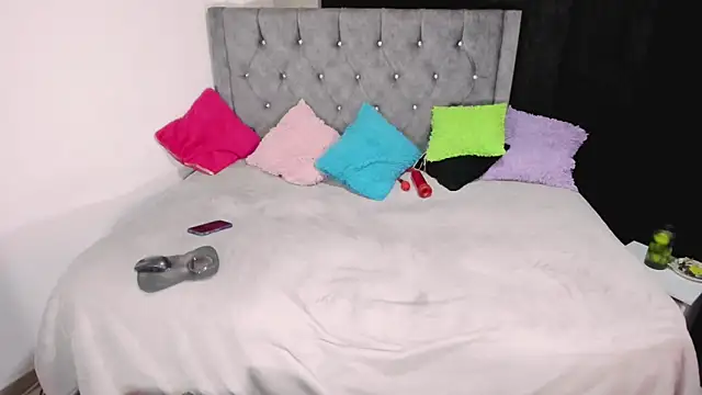 valenthottie online show from 23, 3, 2025