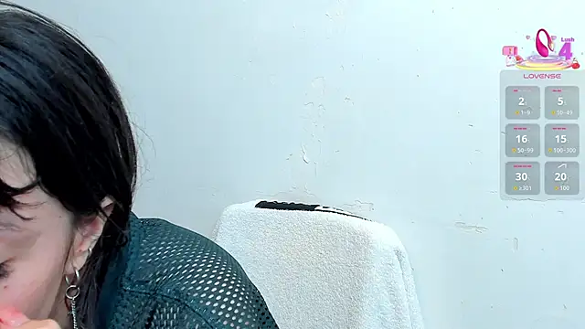 lizzy davis 1 online show from 5, 4, 2026