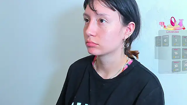 lizzy davis 1 online show from 4, 6, 2026