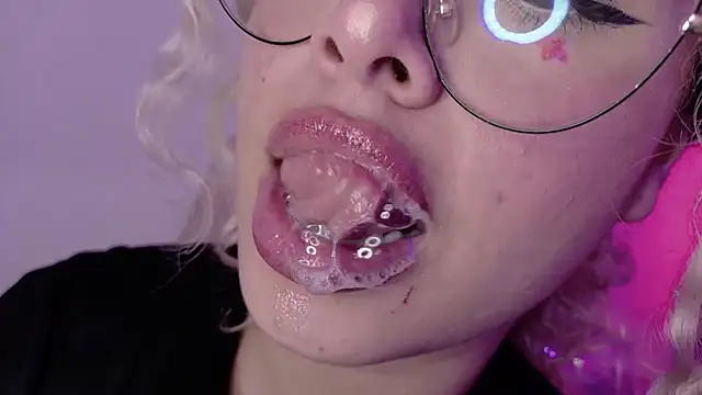 Haelycute online show from 25, 6, 2026