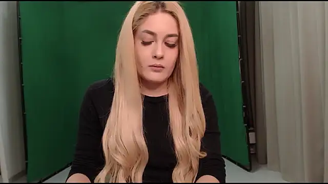 HotFireBabe  online show from 8, 5, 2026