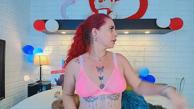 Snapshot of HannaBrave chatting on 17, 2, 2025 HannaBrave online show from 17, 2, 2025