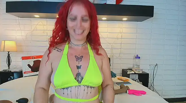 Snapshot of HannaBrave chatting on 2, 3, 2025 HannaBrave online show from 2, 3, 2025